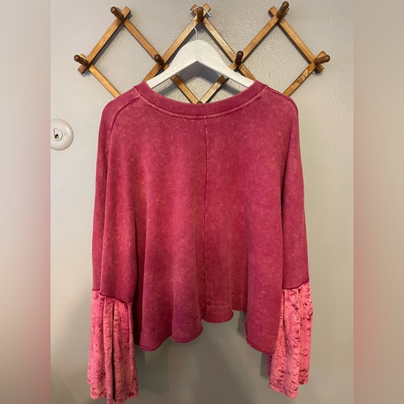Free People Glorious cropped sweater Pullover Pink Berry Sweatshirt - Picture 5 of 6